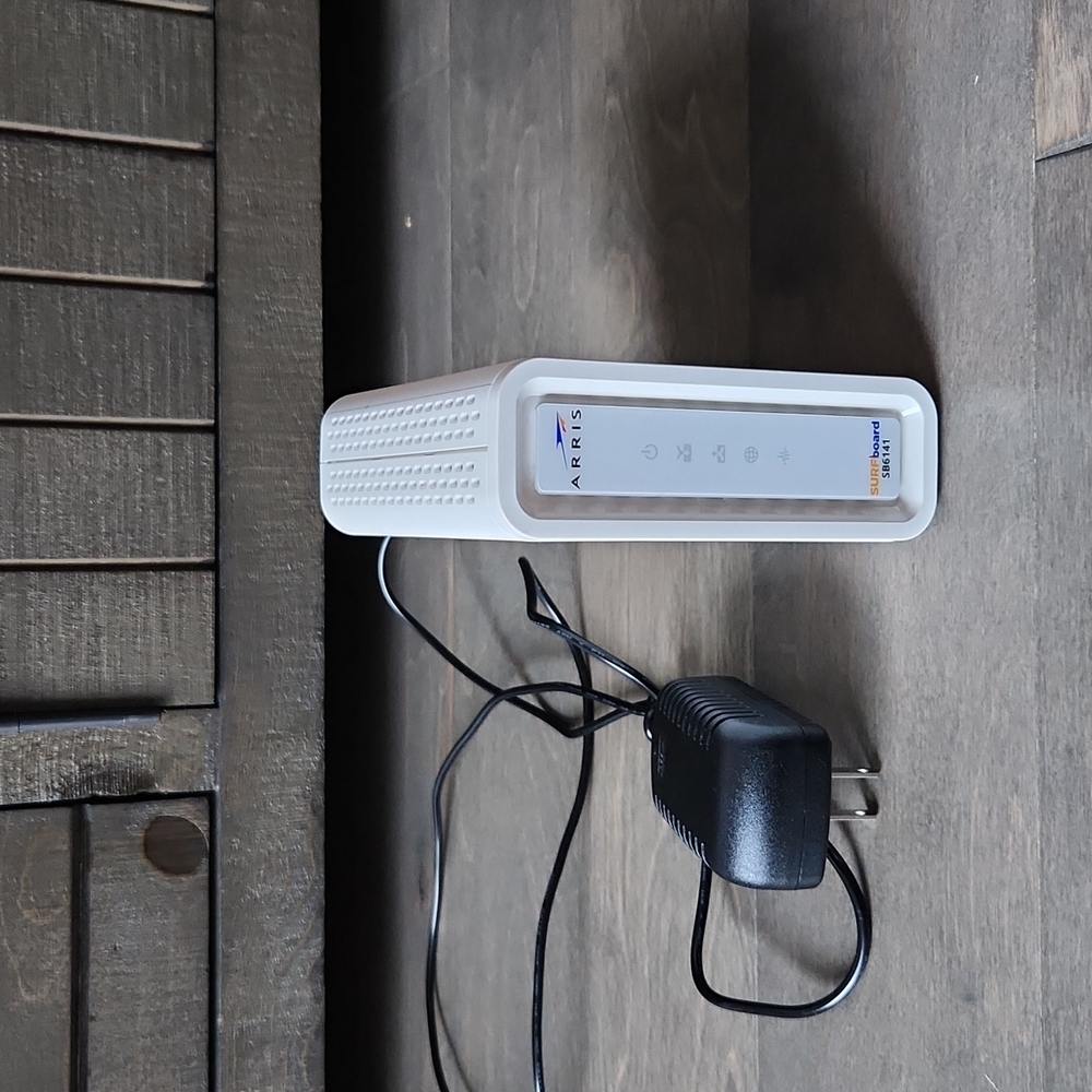 Arris Surfboard SB6141 Networking Modem
